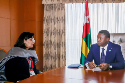 le Président du Conseil, Faure Essozimna Gnassingbé et le Dr Sania Nishtar, Directrice exécutive, de l’Alliance mondiale pour les vaccins et la vaccination (GAVI).