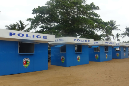 Nouveaux kiosques et podiums hexagonaux