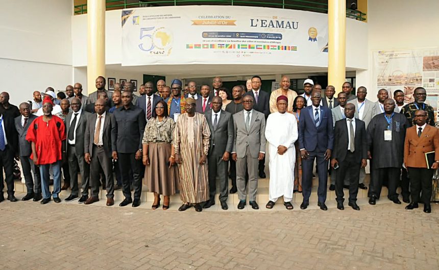 Photo de famille de la Cérémonie d’ouverture du cinquantenaire de l’EAMAU